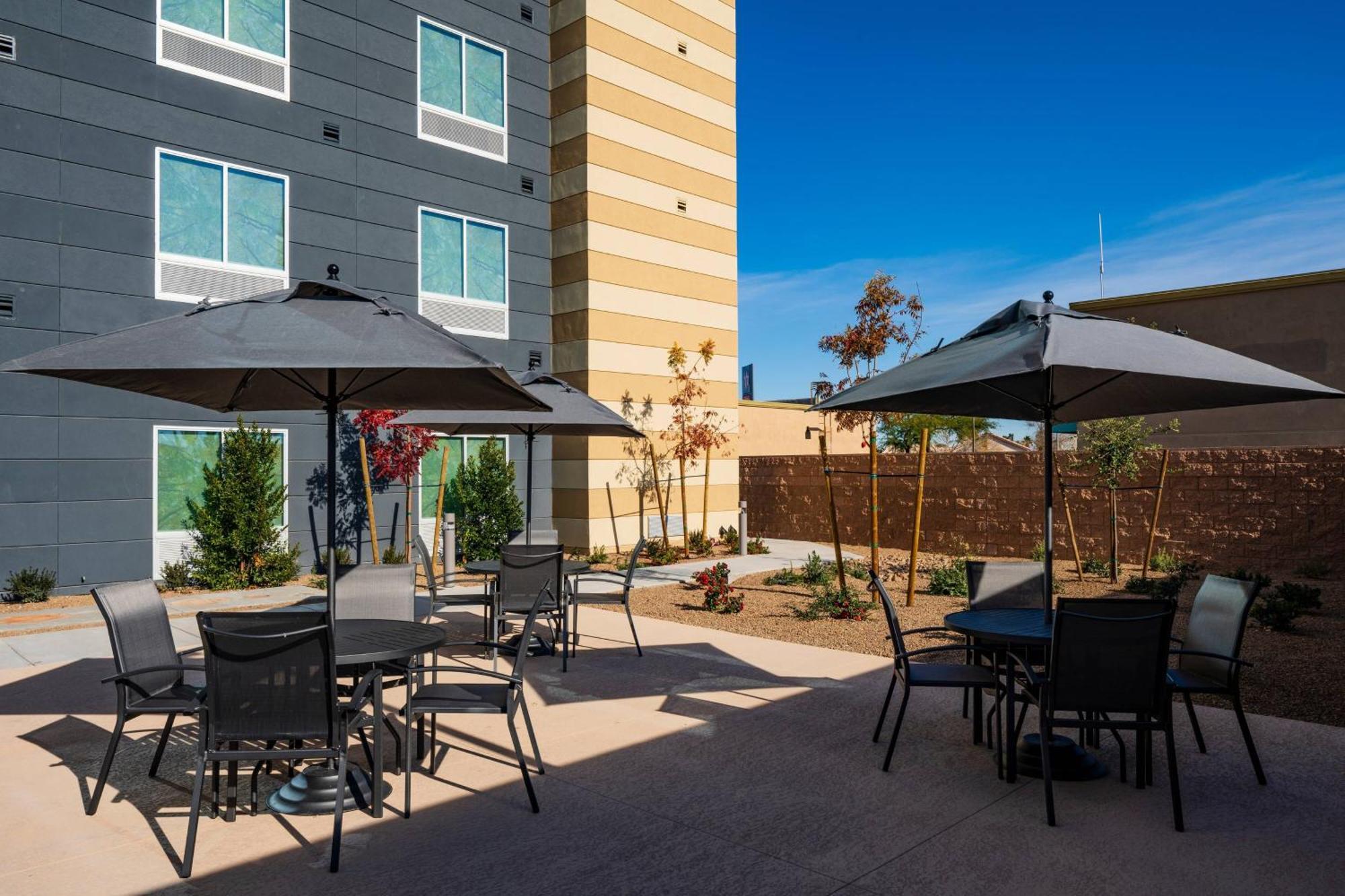 Fairfield Inn & Suites Las Vegas Northwest Exterior photo